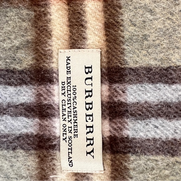 Burberry Plaid Check Cashmere Scarf - Picture 6 of 6